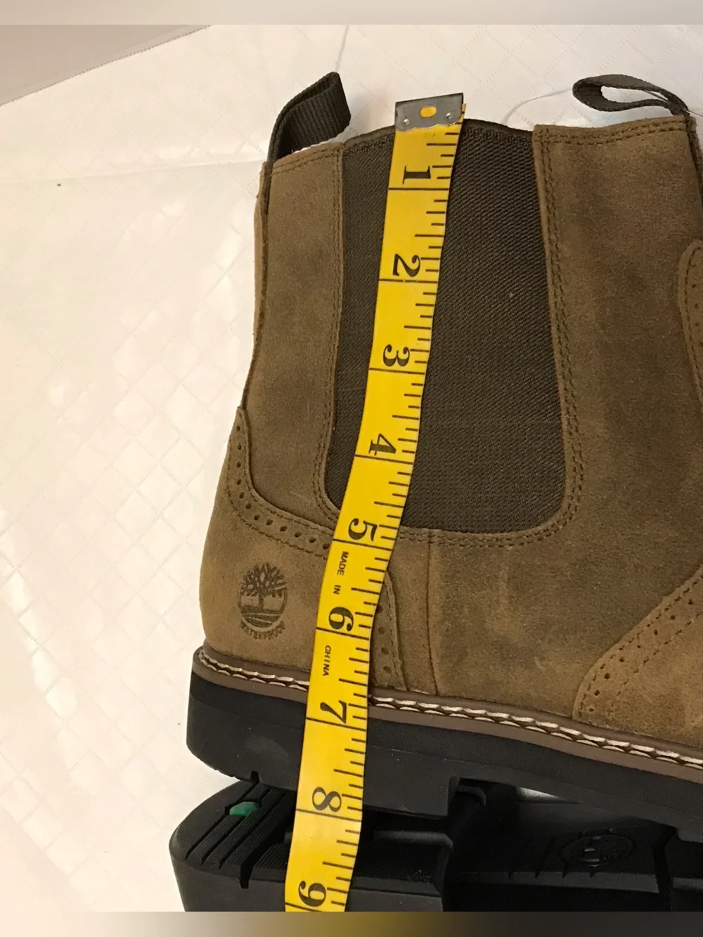 Timberland Men's Chukka Boots in Olive Green Suede